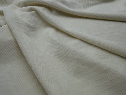 สัมผัสความสะดวกสบายและความทนทานของผ้าห่มยืดหยุ่นขนาดเล็กสําหรับเสื้อผ้าของคุณ