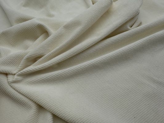 สัมผัสความสะดวกสบายและความทนทานของผ้าห่มยืดหยุ่นขนาดเล็กสําหรับเสื้อผ้าของคุณ