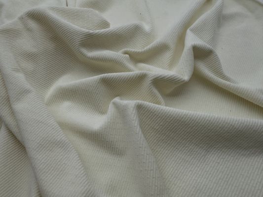 สัมผัสความสะดวกสบายและความทนทานของผ้าห่มยืดหยุ่นขนาดเล็กสําหรับเสื้อผ้าของคุณ