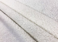 วัสดุขนแกะเชอร์ปา 320GSM สำหรับขนเสื้อผ้าโพลีเอสเตอร์สีขาว 100 เปอร์เซ็นต์
